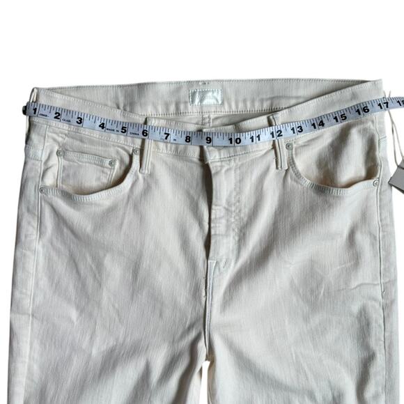 MOTHER The Weekender Flare Jeans Eggnog Cream White Size 33 NWT - Picture 6 of 9